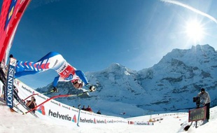 Les Français Adrien Théaux et Yannick Bertrand se sont montrés en forme mercredi lors du premier entraînement de la descente de Wengen, la plus longue (4.480 m) de la Coupe du monde de ski alpin.