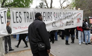 Environ 31.000 étrangers en situation illégale ont été régularisés en 2009, un chiffre jamais révélé par les autorités, a annoncé mardi l'association de soutien aux immigrés Cimade lors d'une conférence de presse.