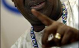Les Nations unies et l'Union africaine (UA) se consultent cette semaine à New York pour tenter d'avancer vers le déploiement de forces de l'ONU au Darfour, sur fond de tension entre le Soudan et le Tchad après un accrochage meurtrier entre leurs armées.