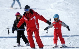 A une semaine du début des vacances de printemps, qui s'achèveront mi-mai, les professionnels du tourisme en montagne disent leur désarroi face à un calendrier scolaire tardif, dont les effets économiques s'avèrent "catastrophiques" selon certains.
