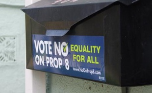 Une boîte aux lettres à West Hollywood, en soutien au mariage gay