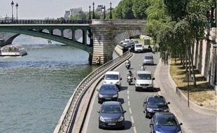 Circulation automobile sur la rive droite. (Photo illustration).