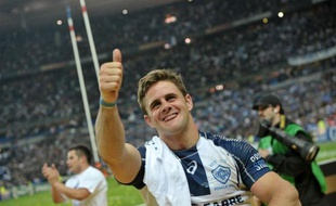 Castres a fait sensation en s'adjugeant le titre de champion de France de rugby aux dépens de Toulon (19-9), ainsi privé du doublé avec la Coupe d'Europe, samedi au Stade de France au terme d'un formidable combat physique.