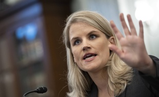 La lanceuse d'alerte et ex-employée de Facebook Frances Haugen a témoigné devant le Congrès américain le 5 octobre 2021.