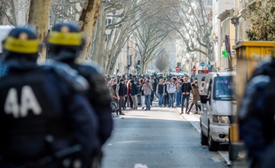 A Lyon, le cortège était encadré par de nombreuses forces de sécurité comme lors de la manifestation du 17 mars. KONRAD K/SIPA