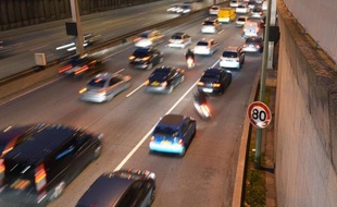 Le seuil d'alerte de pollution aux particules a été dépassé dimanche en Ile-de-France et l'alerte est maintenue pour lundi, après la Lorraine samedi, ont indiqué les agences de contrôle de qualité de l'air et la préfecture de police.
