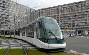 Le tram dans la ville, à l'Esplanade. Le 23 10 2007