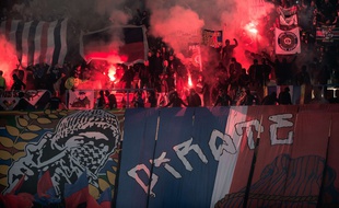 Les supporters du virage Auteuil, au Parc des Princes, lors de PSG-Nice le 27 octobre 2017.