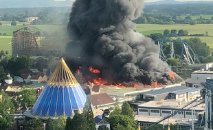 Spectaculaire incendie à Europa Park à Rust in Baden-Wuerttemberg. / AFP PHOTO / dpa / Christine Gertler / Germany OUT