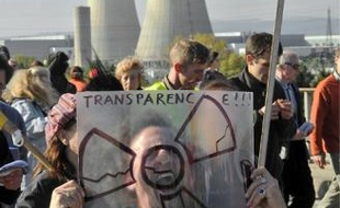 Manifestation en octobre 2008 au Tricastin, après une série d'incidents sur le site.