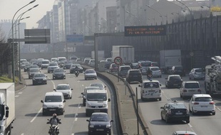 Pollution sur le périphérique parisien le 13 mars 2014.