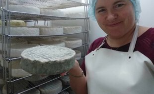 Laura Vaxelaire et le fromage Le confiné à Saulxures-sur-Moselotte (Vosges) le 06 novembre 2020.