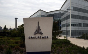 ADP gère les aéroport de Roissy, Orly et Le Bourget, entre autre.