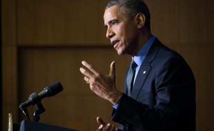 Le président Barack Obama lors d'une conférence de presse à l'OCDE, le 1er décembre 2015 à Paris