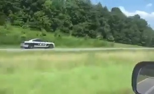 Des policiers roulent à contresens sur l'autoroute - Le Rewind