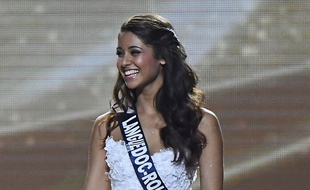 Aurore Kichenin, Miss Languedoc-Roussillon, à l'annonce du résultat final, samedi.