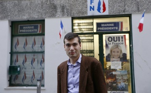 Gaël Nofri devant le siège niçois du FN, le 26 novembre 2012.