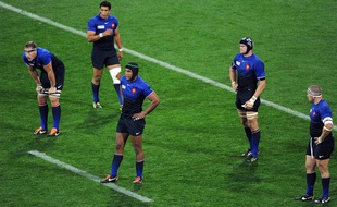 Les joueurs de l'équipe de France de rugby après leur défaite face aux Tonga, le 1er octobre 2011 à Wellington.
