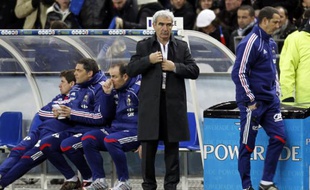 Raymond Domenech sous le feu des critiques après la défaite face à l'Espagne, au Stade de France, le 03 mars 2010