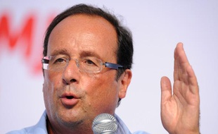 François Hollande, ancien Premier secrétaire du PS, à La Rochelle, lors de l'université d'été du Parti socialiste, vendredi 27 août 2010.