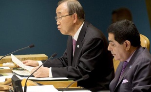 Le secrétaire général des Nations unies Ban Ki-moon, a présenté dimanche à Yeosu, en Corée du Sud, une initiative sur la protection des océans contre la pollution, la surpêche et la montée des eaux qui menace des centaines de millions de personnes.