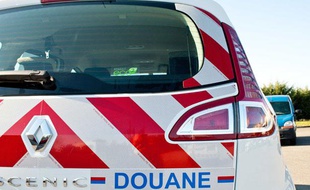 Véhicule des douanes, illustration.