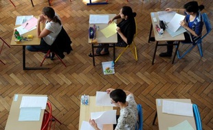 Des élèves lors de l'épreuve du bac .