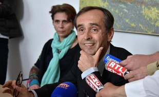Robert Ménard en conférence de presse, le 5 mai 2015 à Béziers