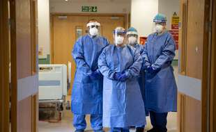Illustration de soignants qui luttent contre le coronavirus dans un hôpital de Londres.