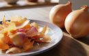 La peau d’oignon n’est pas un déchet : découvrez son incroyable pouvoir culinaire oublié !