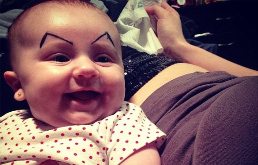 Apres Bebe Goute Au Citron Le Phenomene Des Bebes Aux Gros Sourcils Arrive Sur Instagram