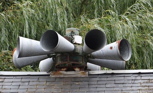 Sirène d'alertes de la caserne des sapeurs-pompiers, Le Gué-de-Longroi, Eure-et-Loir.
