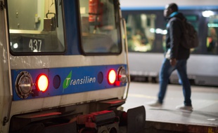Les heures de pointe dans les transports en commun n'ont pas disparu avec l'épidémie de coronavirus.