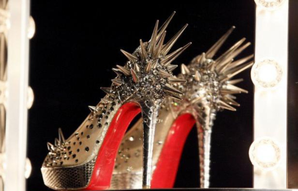 YSL abandonne ses poursuites contre Louboutin sur les chaussures