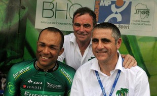 L'ancien coureur Laurent Jalabert, accusé d'avoir eu recours à l'EPO lors du Tour 1998, a annoncé mardi à l'AFP qu'il renonçait à ses activités de consultant TV-radio sur le Tour de France