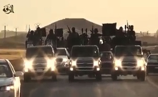 Des djihadistes de Daesh à Raqqa, en Syrie, dans une vidéo de propagande, publiée le 23 septembre 2014.
