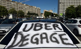 Manifestation de taxis contre Uber et UberPop, le 25 juin 2015 à Marseille