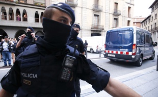 L'arrestation d'un suspect des deux attentats perpétrés en Catalogne, à Ripoll.