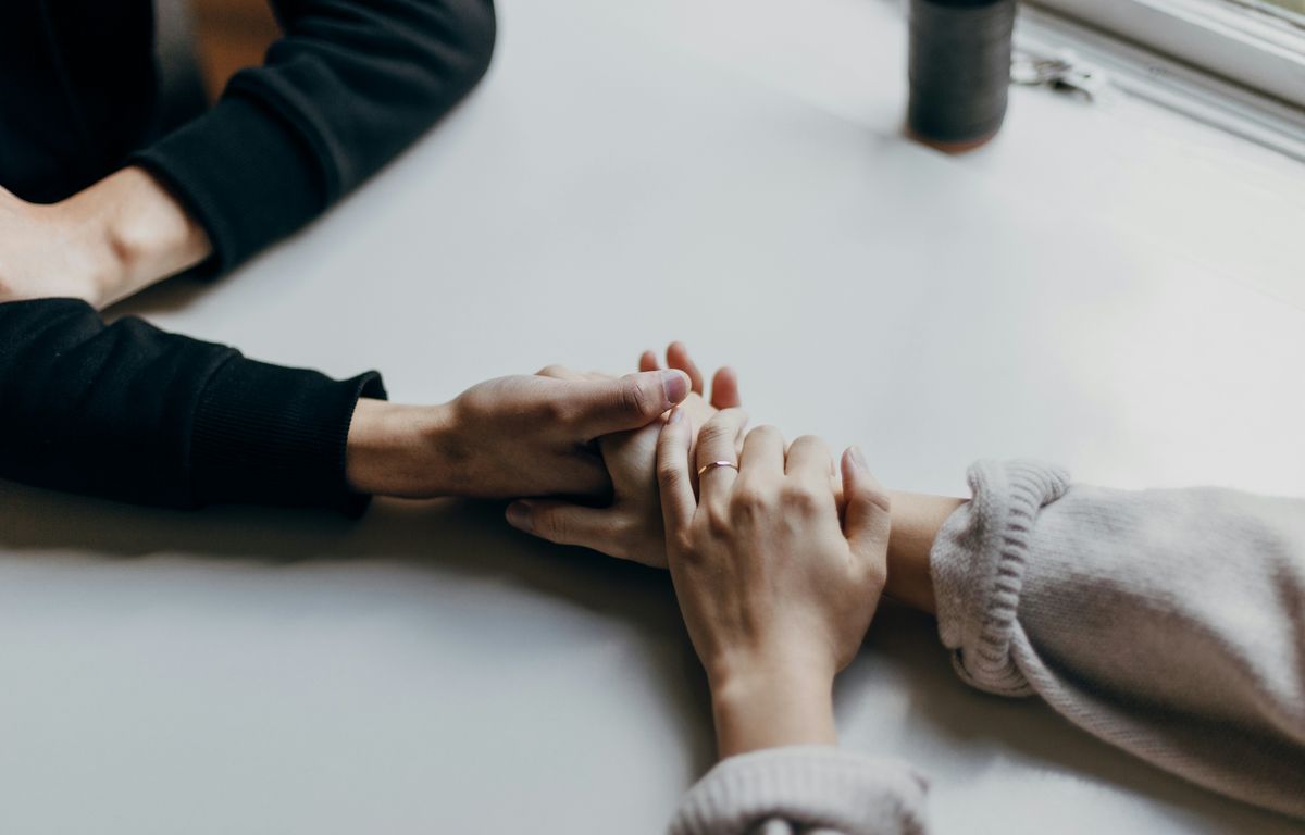 « Elle était ma subalterne, nous avons dû garder le secret »... Vos histoires d'amour au bureau belles et compliquées