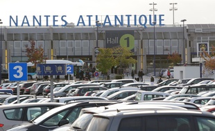 NANTES, le 06/11/2013 L aeroport Nantes ATLANTIQUE
