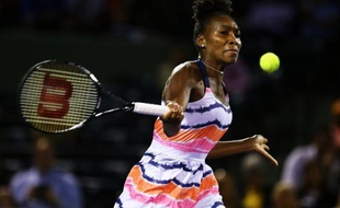 Au lendemain du forfait de Victoria Azarenka avant son entrée en lice, Venus Williams s'est retirée sur blessure du tournoi de Miami (dur), qui a en plus perdu samedi deux joueuses du Top 10 mondial en la personne de Caroline Wozniacki et Petra Kvitova.