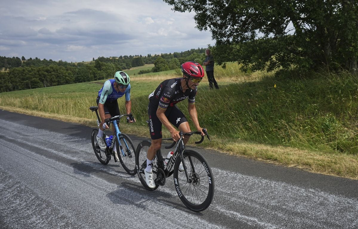 EN DIRECT. Tour de France 2025 - 15e étape : Une grosse chute et des cassures dans tous les sens... Suivez cette étape déjà trépidante avec nous...