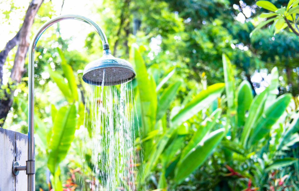 Les 9 Meilleures Douches Solaires pour Piscine - Test et