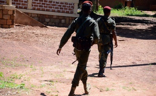 Image d'illustration: Deux soldats membres de la Seleka en Centrafrique en 2015.