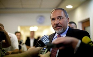 Le ministre israélien des Affaires étrangères, Avigdor Lieberman, a de nouveau souhaité mercredi la démission du président palestinien Mahmoud Abbas, juste avant qu'Israéliens et Palestiniens ne rencontrent, séparément, le Quartette pour le Proche-Orient à Jérusalem