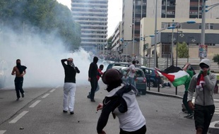 Heurts entre policiers et manifestants pro-Palestiniens à Sarcelles, en région parisienne, le 20 juillet 2014