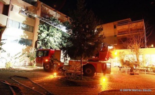Six femmes âgées de 51 à 93 ans, pensionnaires d'une maison de retraite située dans le 12e arrondissement de Marseille, sont mortes intoxiquées dans l'incendie leur établissement, qui a fait également 13 blessés dont trois graves dans la nuit de mardi à mercredi.