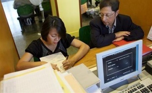 L'administration française "ne considère pas les étrangers comme des usagers comme les autres", révèle la Cimade qui publie mardi une enquête sur les conditions d'accueil des étrangers dans les préfectures.