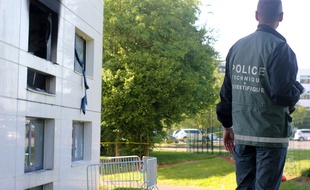 La police technique et scientifique sur le campus de Supelec Rennes, après un incendie.