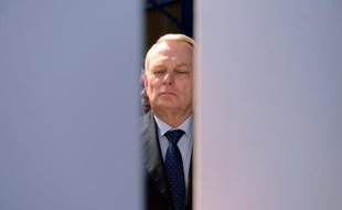 Jean-Marc Ayrault a promis mardi des mesures de lutte contre "la grande délinquance financière, la fraude fiscale organisée et les paradis fiscaux", dans le cadre du projet de loi sur la moralisation de la vie politique préparé par le gouvernement.